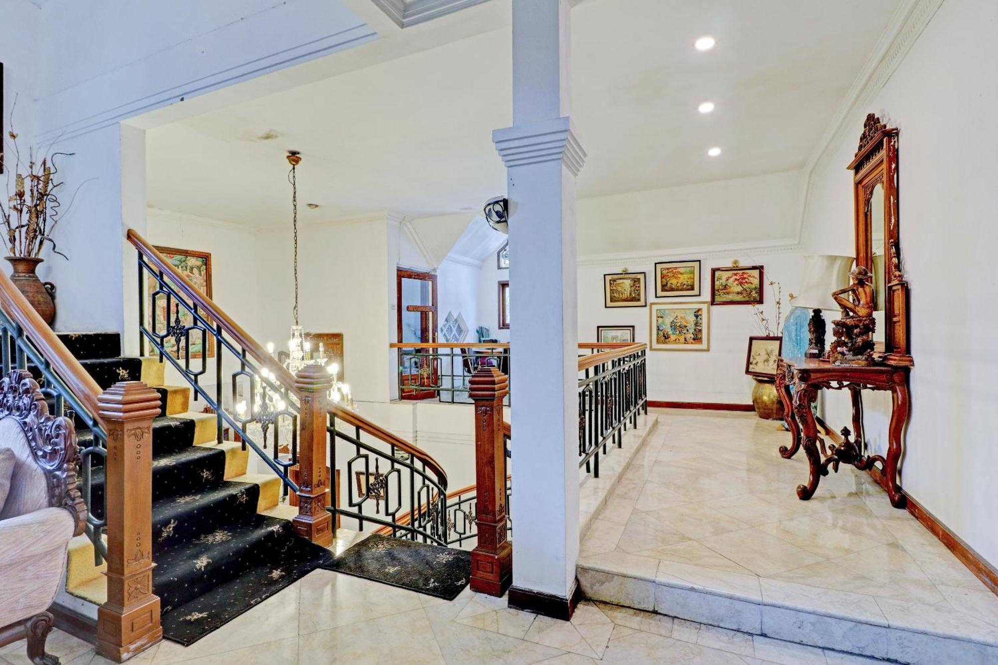 Hotel O Bandung Near Stadion Siliwangi Formerly The Ethnic Hotel Bandung Exterior photo