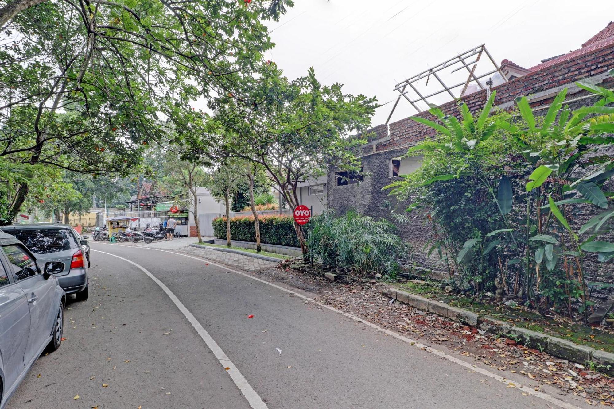 Hotel O Bandung Near Stadion Siliwangi Formerly The Ethnic Hotel Bandung Exterior photo
